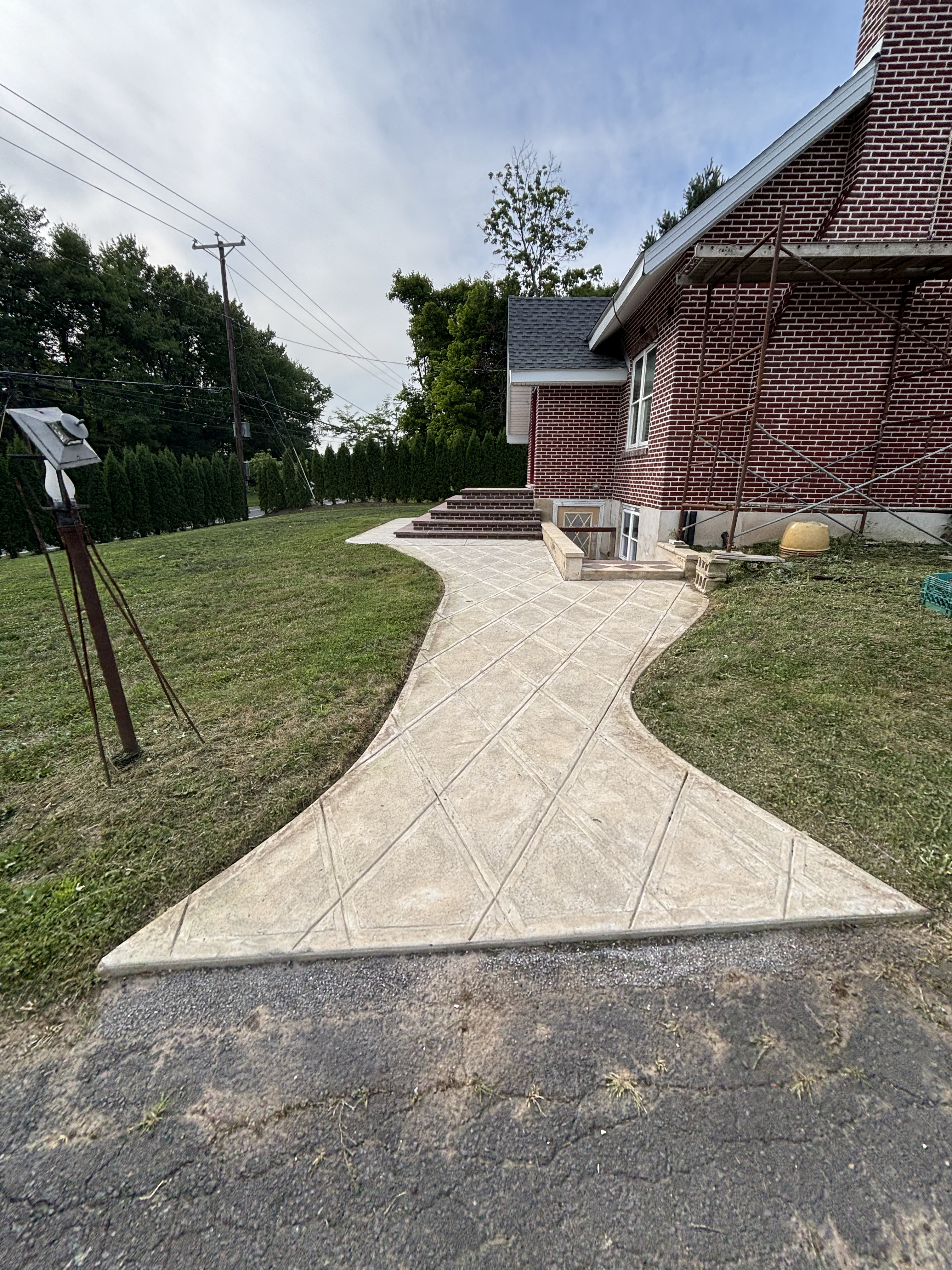 New diamond-pattern concrete walkway
